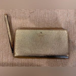 Kate Spade ♠️ gold clutch wallet